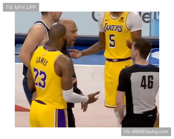 背后犯规判罚有多严？常见争议细节全解析